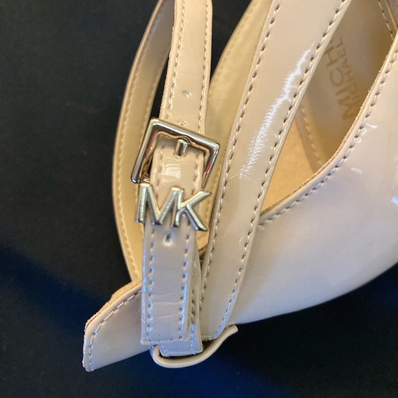 NWOT Michael Kors Beige Kimberly Heels - Picture 7 of 7